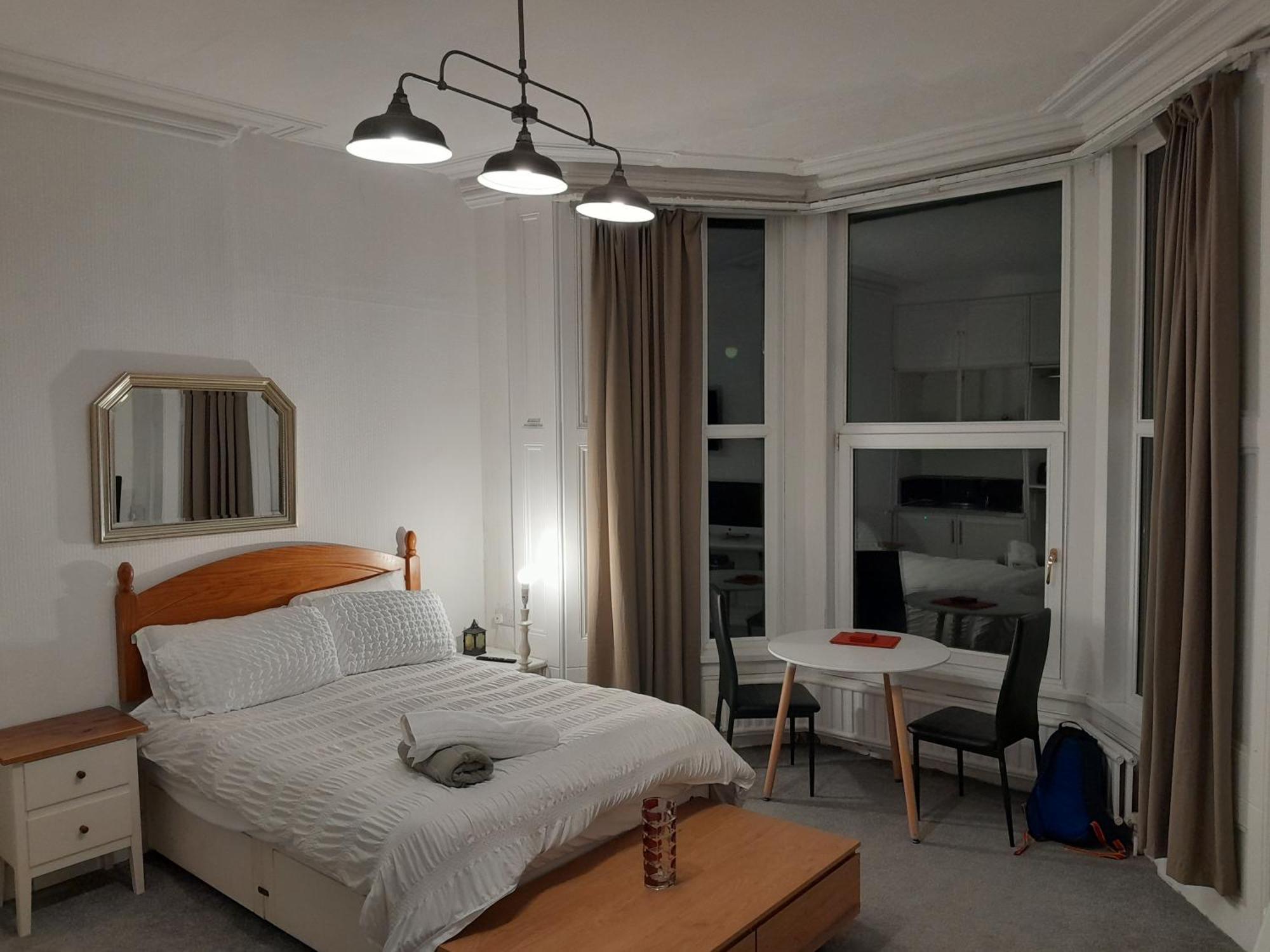 Large Room Near Singleton Hospital Ensuite R6 스완지 외부 사진